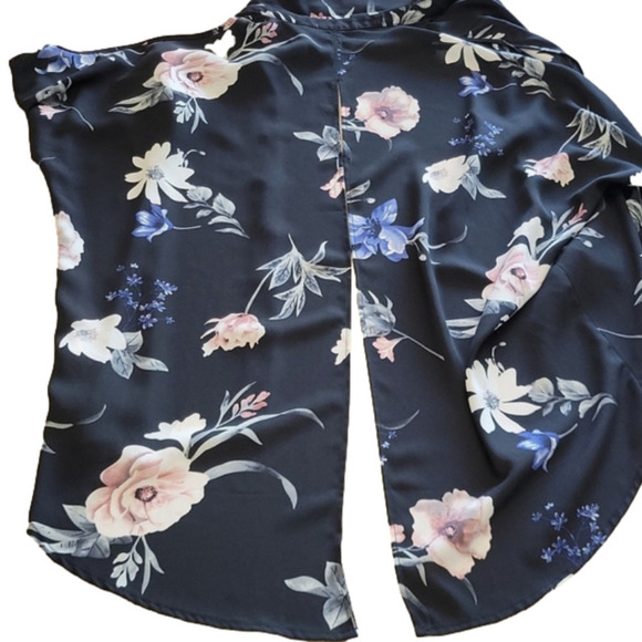 Dex Tops - 𝅺DEX Floral Cold Sholder Blouse US M